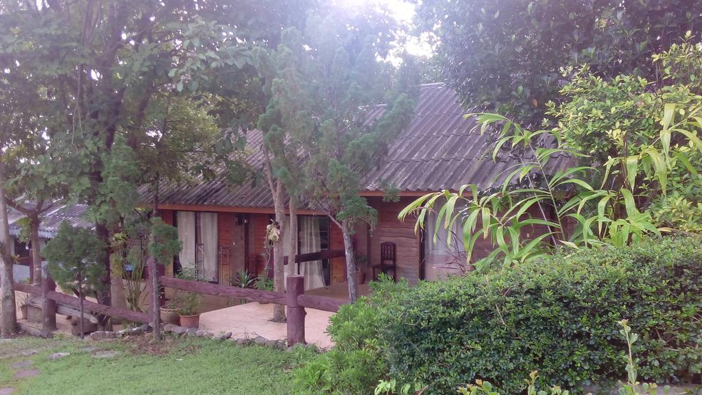 The Local Story Resort Ban Mon Talaeng Exterior photo